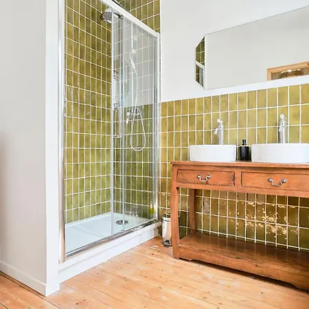 Charmante Maison 3 Avec Jardin. Guest house La Madeleine (Nord)