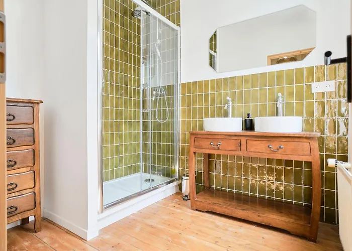 Charmante Maison 3 Avec Jardin. Maison d'hôtes La Madeleine (Nord)