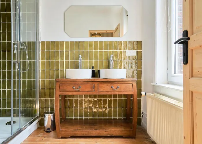 Charmante Maison 3 Avec Jardin. La Madeleine (Nord)